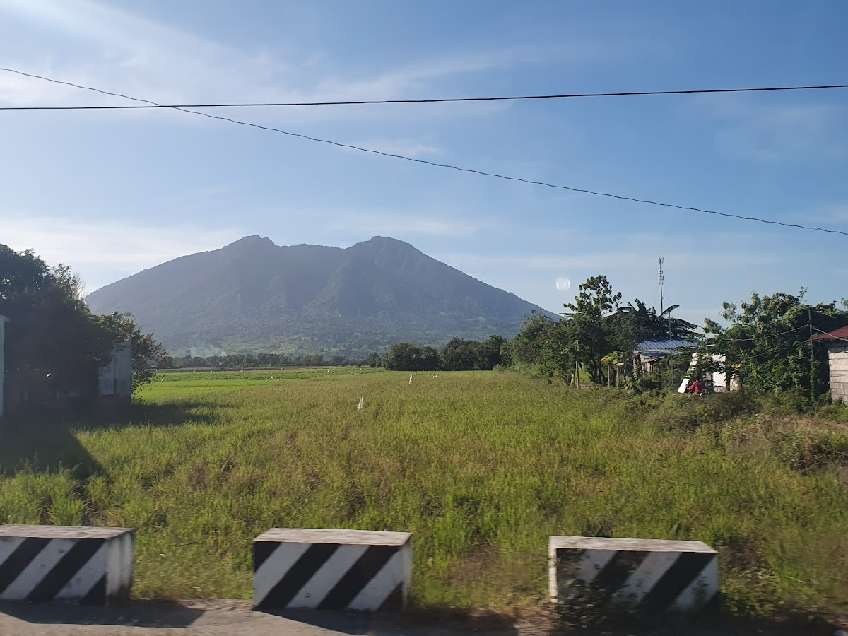 Mt. Arayat (Traverse)